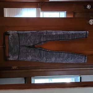 Womens lululemon leggings. Brand new never worn.no tags. Size 10